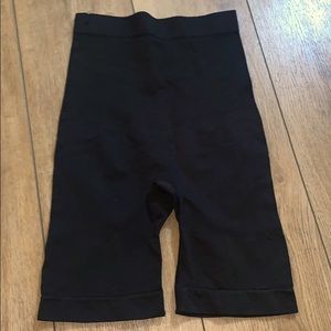 🔥SPECIAL‼️ NWOT Warner’s Black Spanx